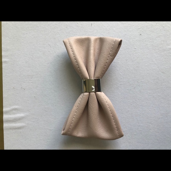 BOW HAIR CLIP - Picture 1 of 3